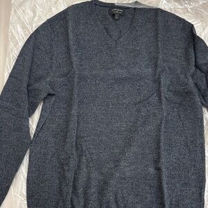 Banana Republic V-Neck Sweater in Charcoal Gray